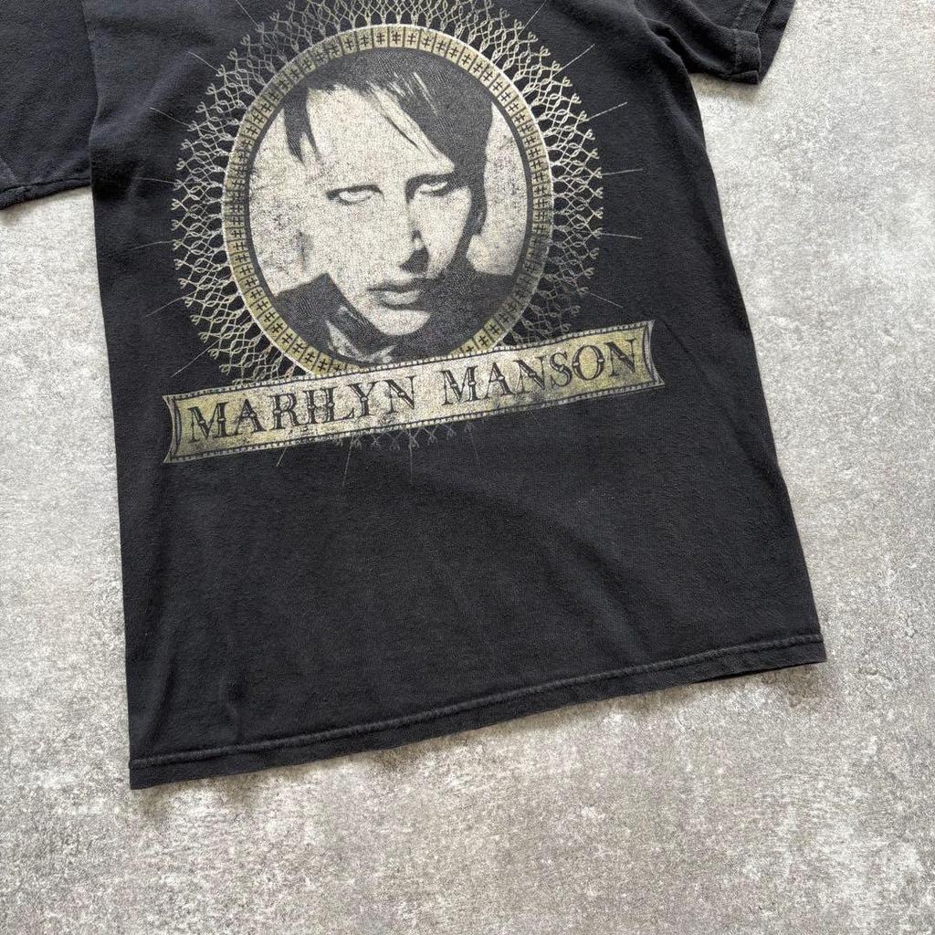 [OCCASION] t-shirt y2k papillon chimique psychédélique croix de jésus paillettes rare