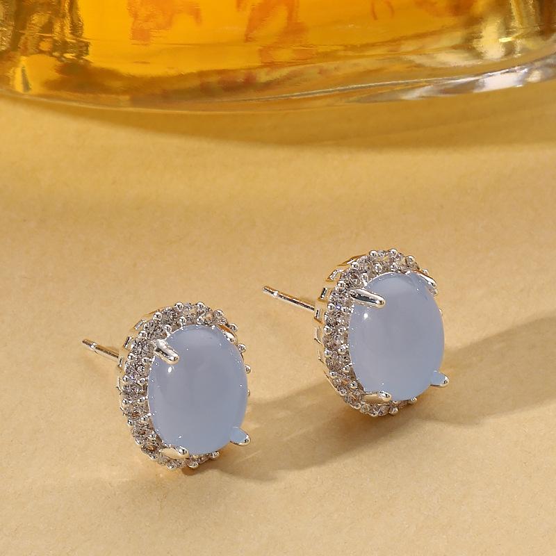 Koreanische Hellblaue Achat-Steckohrringe mit vollem Diamant-Besatz