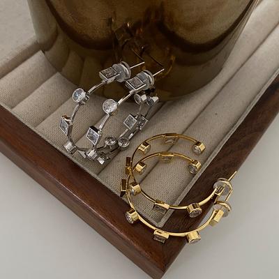 Anillo de Viento Fino, Zircón Letra C, Lujo Ligero Atmosférico, Sentido de Alta Gama