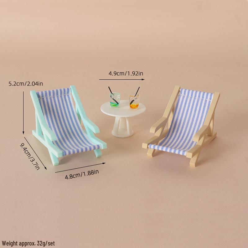 Miniature Beach Lounge Chair for Dollhouse Scenes