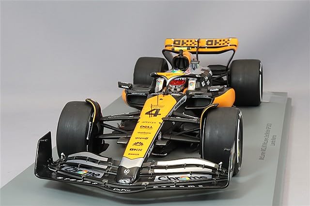 

Spark McLaren MCL60 2023 F1 British Grand Prix 2nd Place Norris 1/18 #4 L.