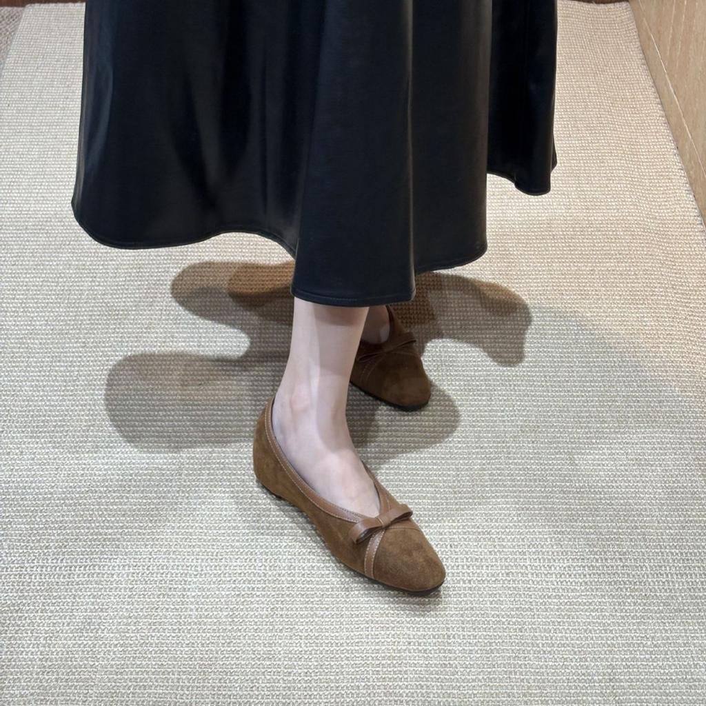 2025 Herbst und Winter neue runde Zehen Schleife weiche Sohle Innenkeilabsatz Cover vielseitige Doudou Pendler Arbeit Damenschuhe