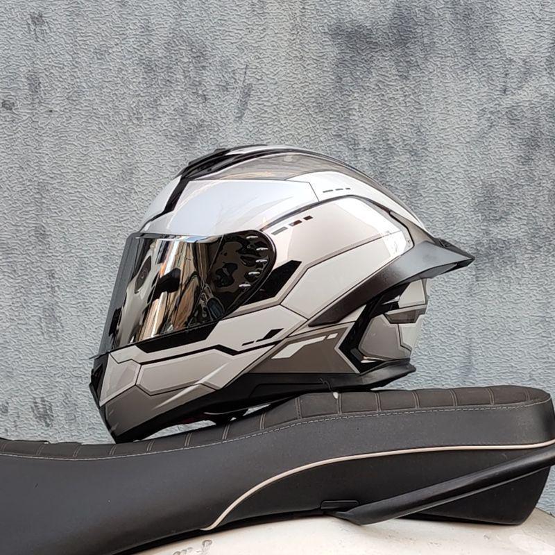Unisex Full-Face Motorcycle Helmet with Gundam Design, Summer-Compatible, Large Spoiler, Bluetooth Slot