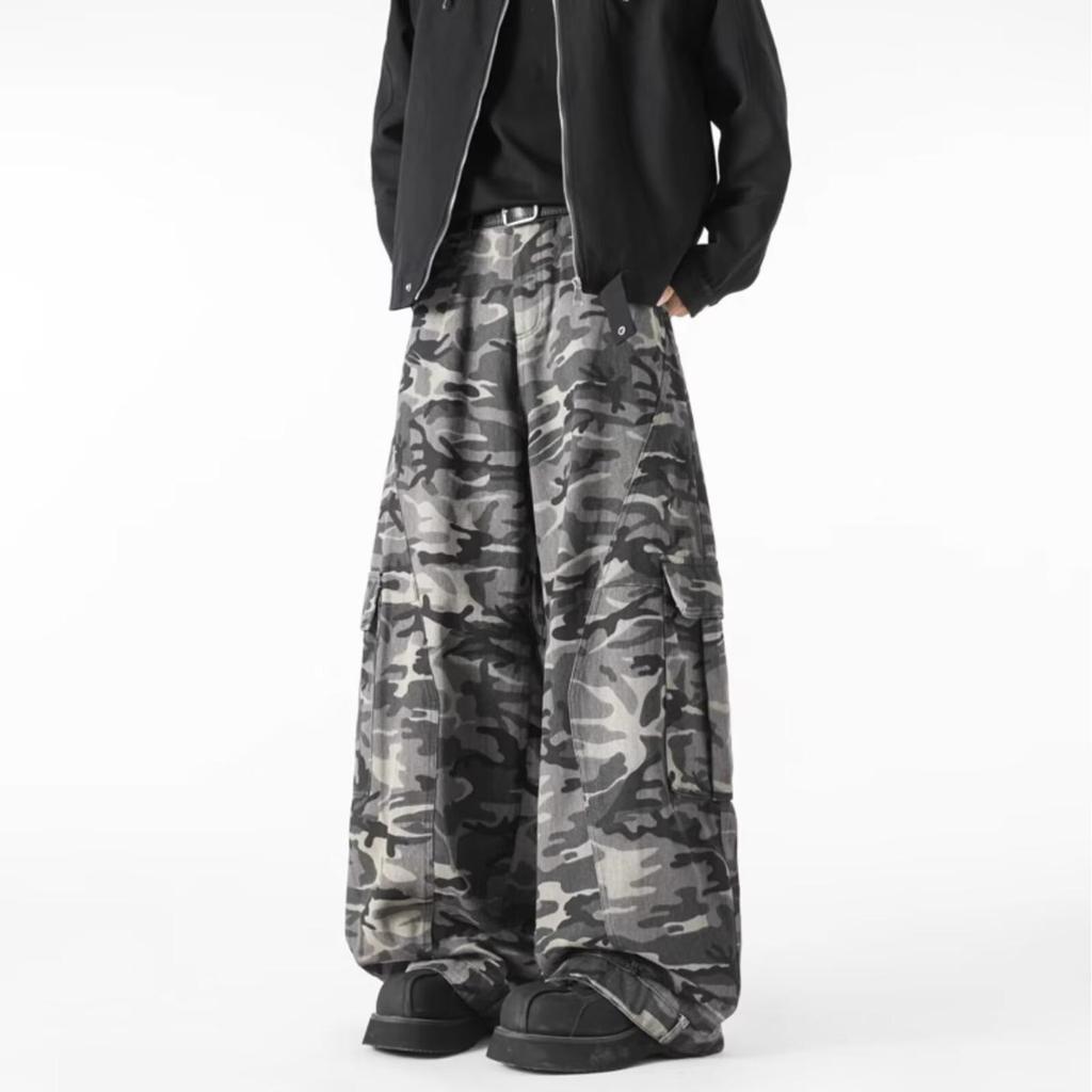 American Retro Baggy Camouflage Unisex Jeans: Trendy, Loose, and Versatile Streetwear Workwear.