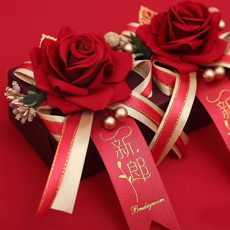 Corsage Wedding Set: Family, Groomsmen & Bridesmaids Boutonnieres for Welcoming Parents.