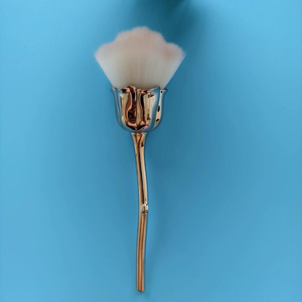 Rose Flower-Shaped Makeup Brush - Soft Bristle, Electroplated Handle, Ideal for Loose Powder, Blush, Nail Art Dust.