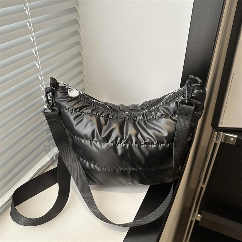 IELGY Casual Dumpling Bag Solid Color Ladies Shoulder Messenger Bag