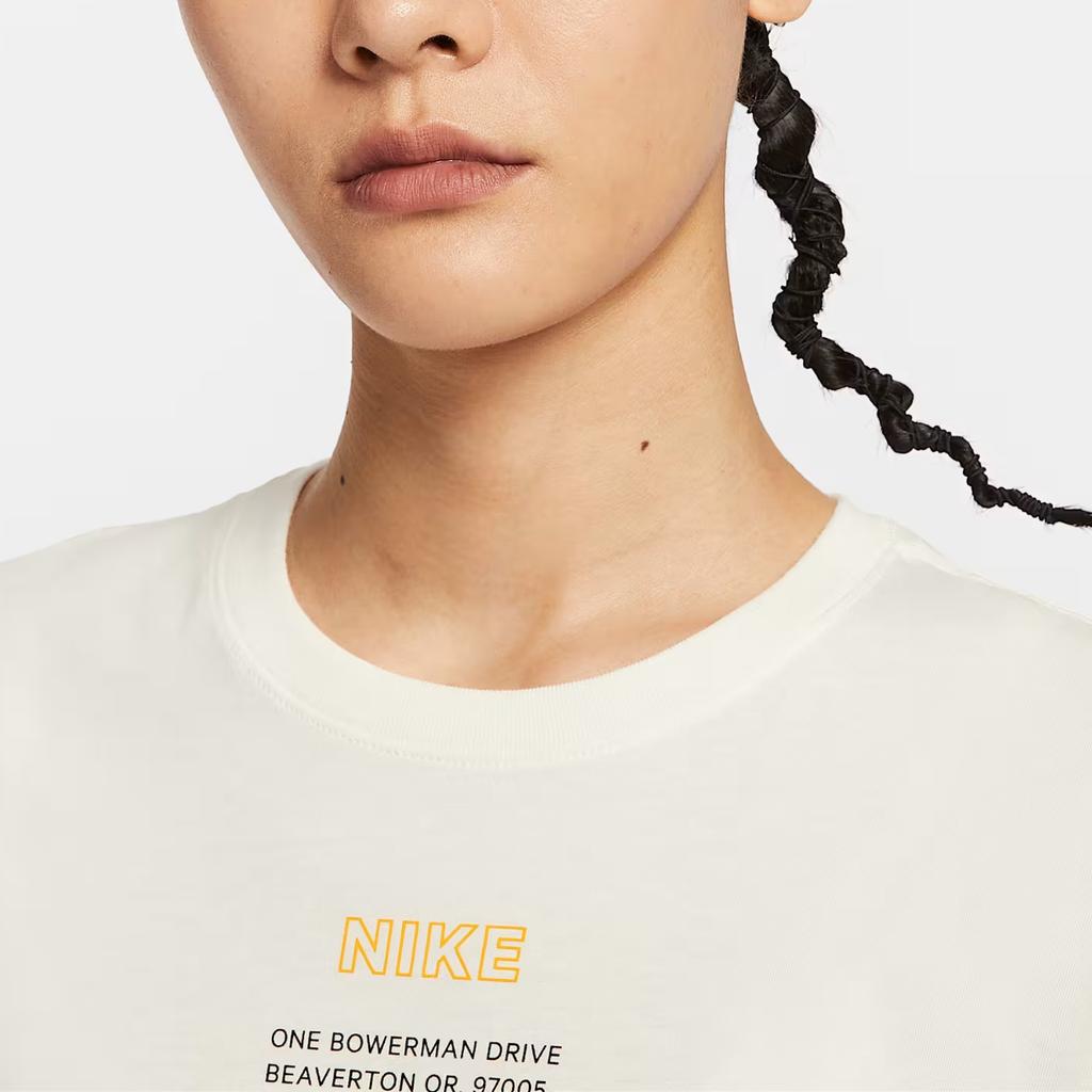 Nike Sportswear Logo Soft Short Sleeve Regular T-Shirt Women Tops IH8507133