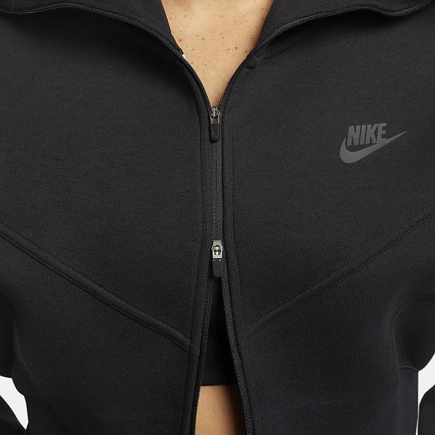 Nike Sportovní oblečení Tech Fleece Jednobarevná rozepínací zkrácená bunda Dámské bundy Černá FN2524-010