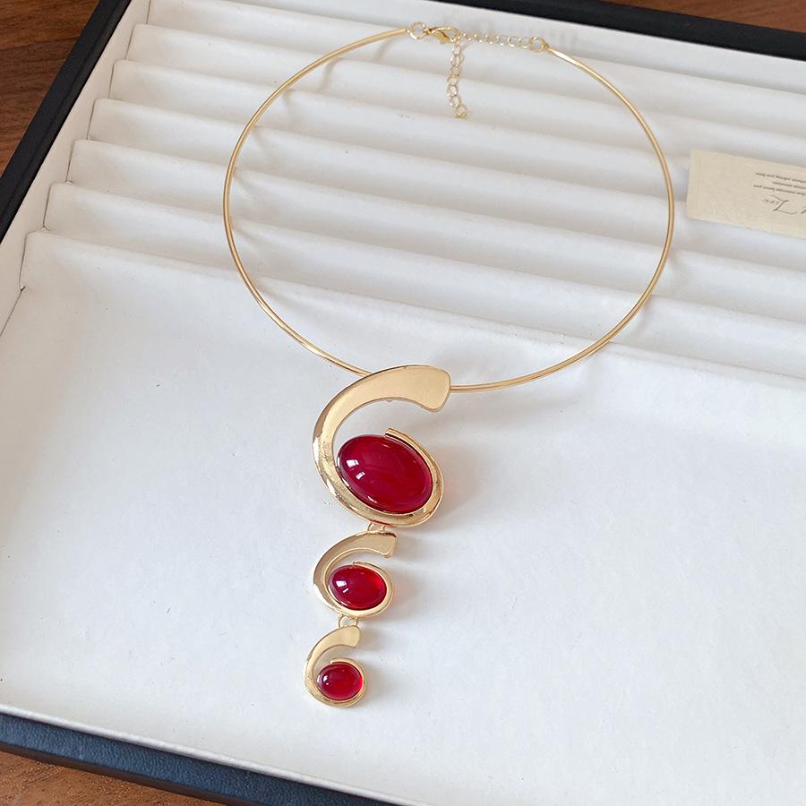 Irregular Metal Resin Oval Earrings European and American Exaggerated Niche Collarbone Chain Light Luxury High-end Jewelry Set