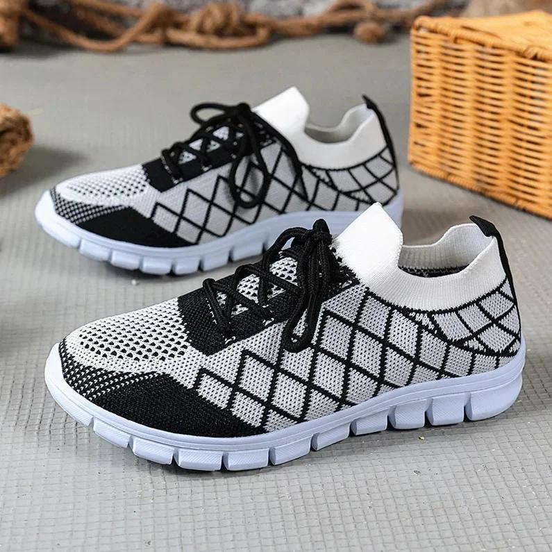 Fashion Women's Fashion Strip Plaid Knitted Sneakers Soft Sole Breathable Mesh Running Shoes for Women Lightweight Slip On Tennis Shoes