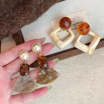 French Coffee Pearl Earrings Women's Design Stud Earrings Temperament Earrings