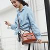 Bolsa feminina outono e inverno novo estilo coreano retrô moda bolsa carteiro de um ombro simples pequena bolsa quadrada bolsa feminina de couro com cera de óleo