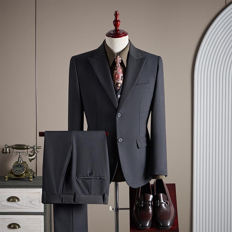 High-Quality Wool Suit: Business Casual & Formal Wear for Weddings