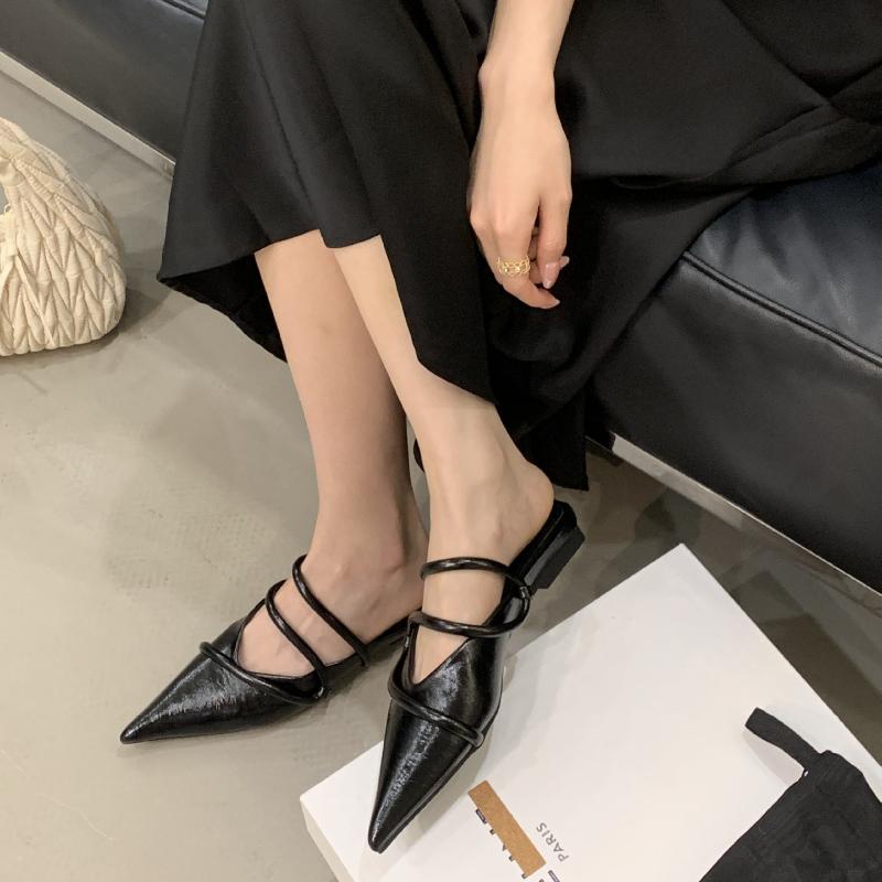 Modne Złote Szpiczaste Palce Wąski Pasek Design Markowe Kapcie Kobiety Moda Płytka Miękka Podeszwa Płaski Sandał Eleganckie Letnie Obuwie Kobieta