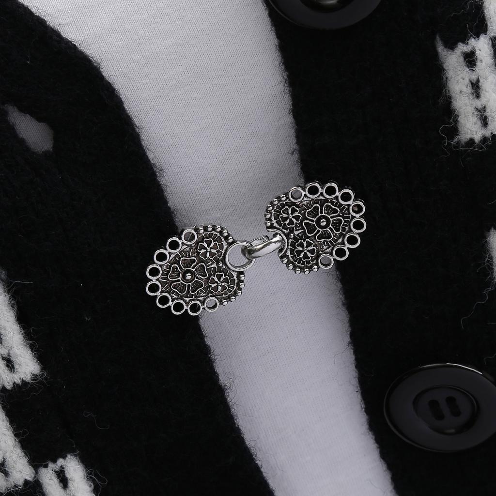 1/4pcs Vintage Sweater Swirl Clip Cape Cloak Clips for Dress Retro Cardigan Clip Shawl Clasp Shirt Button Clip for Girl Women