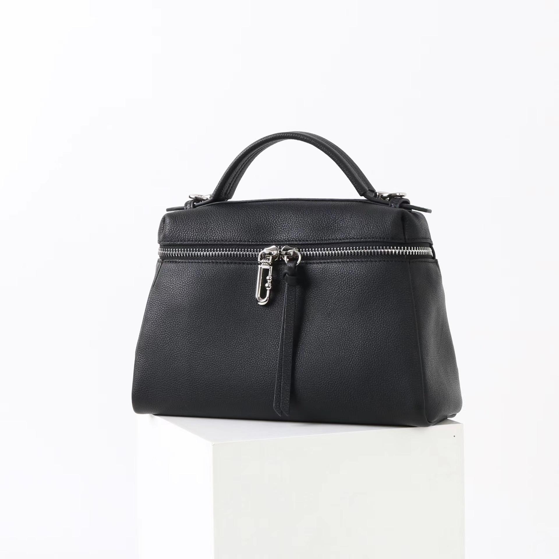

2026 New Fashionable Niche High End Head Layer Litchi Pattern Cowhide Crossbody Pillow Bag Simple Commuter Versatile Single 25cm чёрный