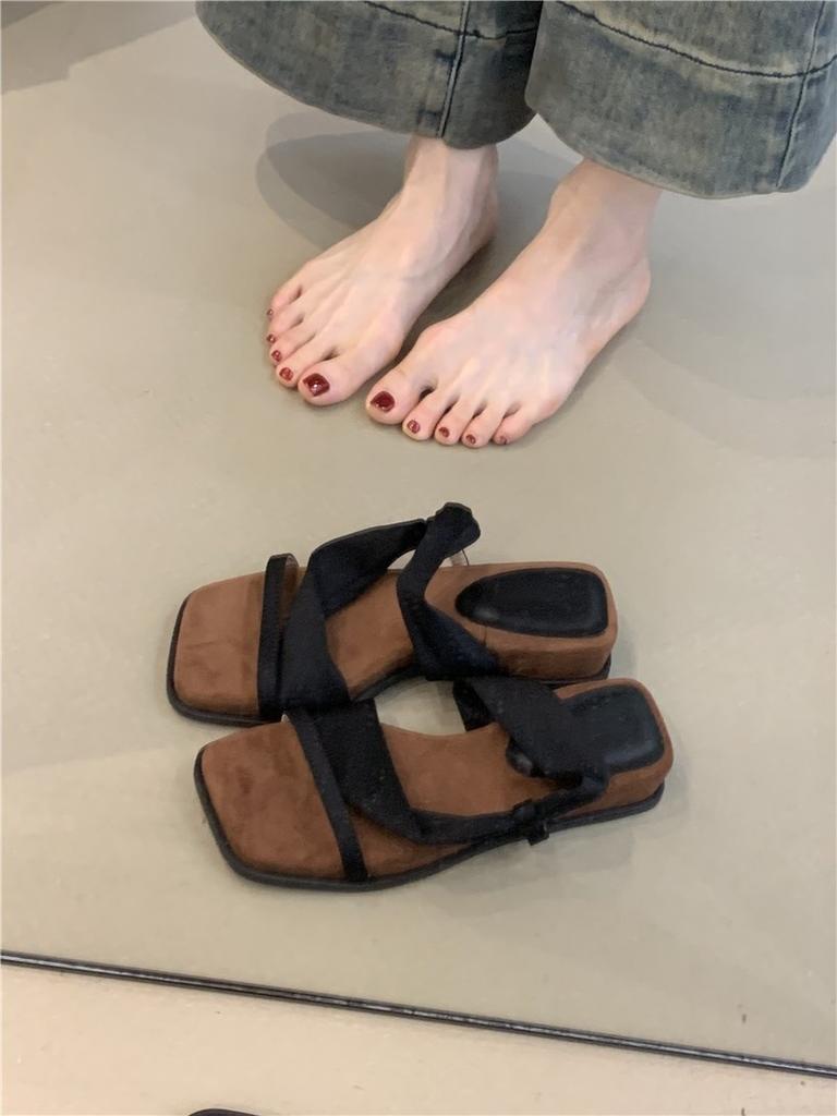 Thick-soled square head retro one-word with sandals for women to wear in the summer of 2025 with skirts and casual two-wear Roman sandals