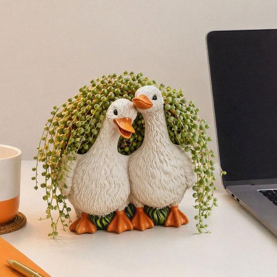 Resin Flowerpot Couple Duck Shape Planter with Drainage Holes Non-Slip Base