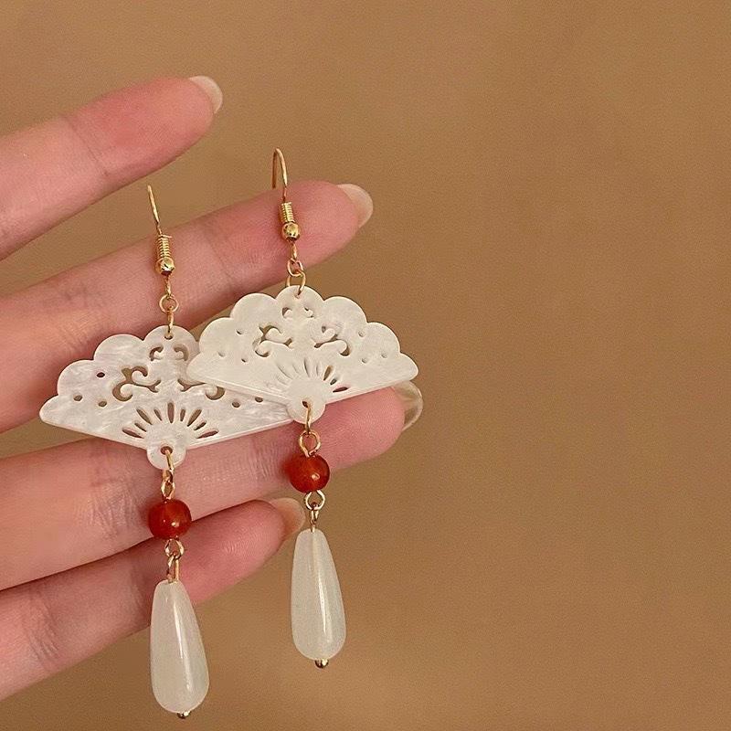 S925 Silver Teardrop Pearl Zircon Stud Earrings: Elegant Women's Fashion