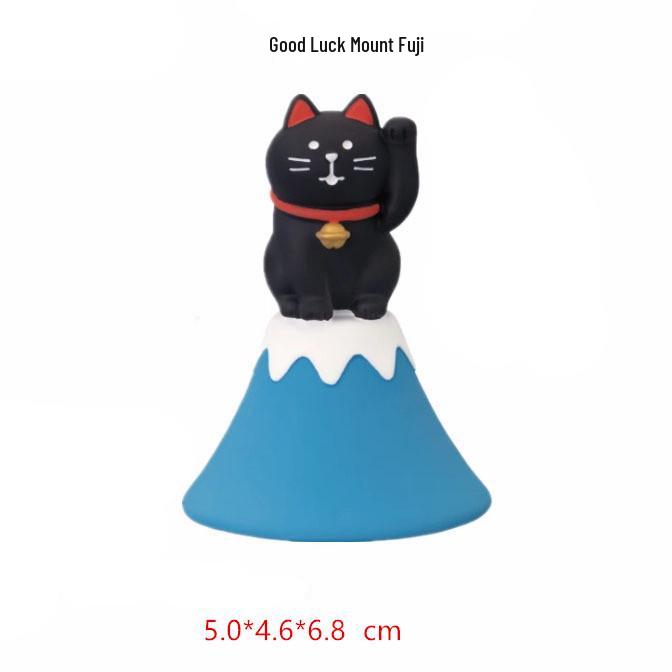 Japanese New Year Horse Zodiac Miniature: Cat Zakka Resin Craft Desktop Ornament