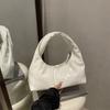 Retro commuter texture is fashionable today, large-capacity temperament tote shoulder armpit women's bag