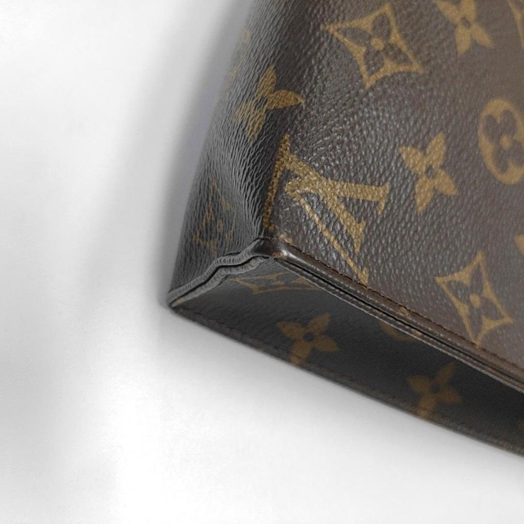 [Pre-Owned] Poche Toilette 19 Classic Monogram Versatile Portable Canvas Toiletry Bag Clutch - Very Good #18NBZVX