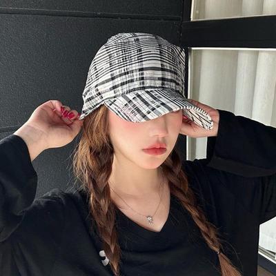 כובעים – כובע מצחייה, כובעים וברטים