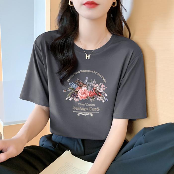 

Літня бавовняна жіноча футболка з коротким рукавом 2025 року, футболка з ретро-принтом у гонконгському стилі, висококласний нішевий дизайн, топ 3XL