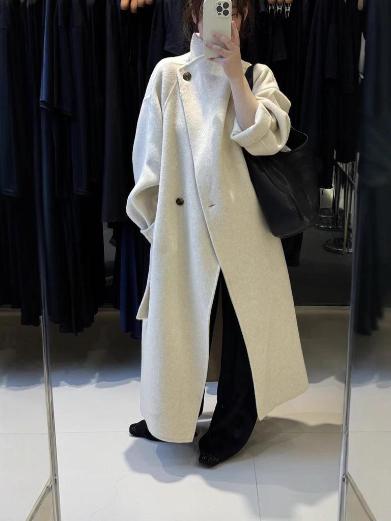 Plus-Size Wool Coat with Large Lapel, Bathrobe Style, Extra Long, Thick, Belted, for Women.