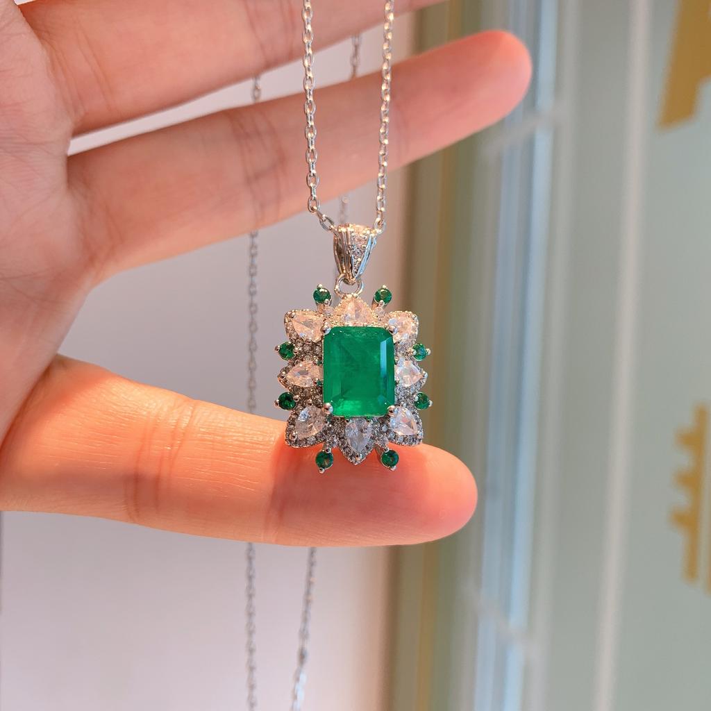 Goods: Cross Border Square Inlaid Simulated Red Corundum Ring Emerald Necklace Jewelry Set