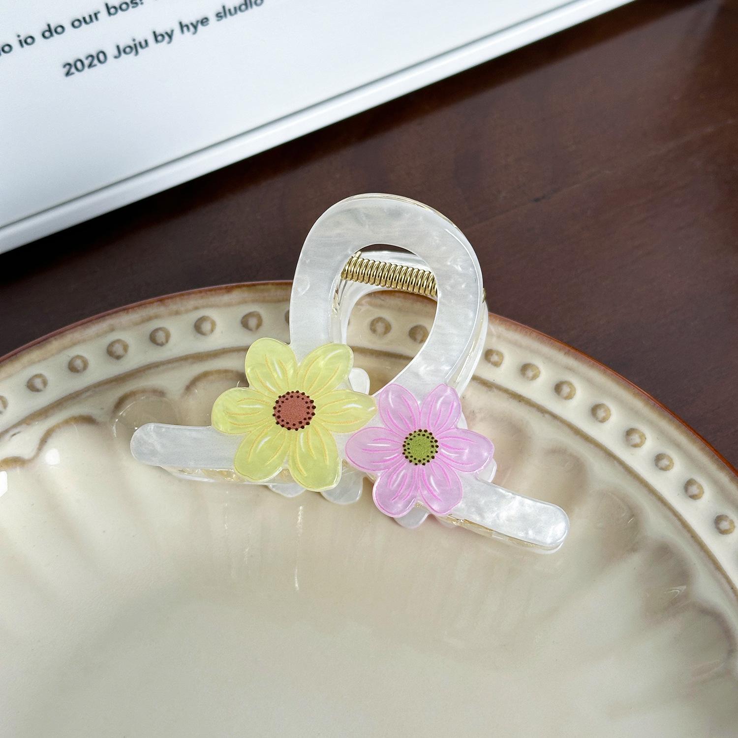 

Charming Color Candy Flower Hair Clutch Clip Versatile Accessory For Use Everyday Colorful White Small