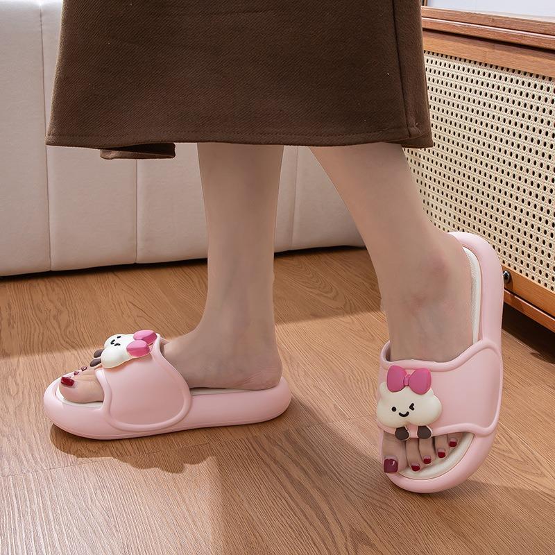 New spring and summer slippers feel cute when stepping on shit, wind EVA non-slip and deodorant, and one-word drag for home wear