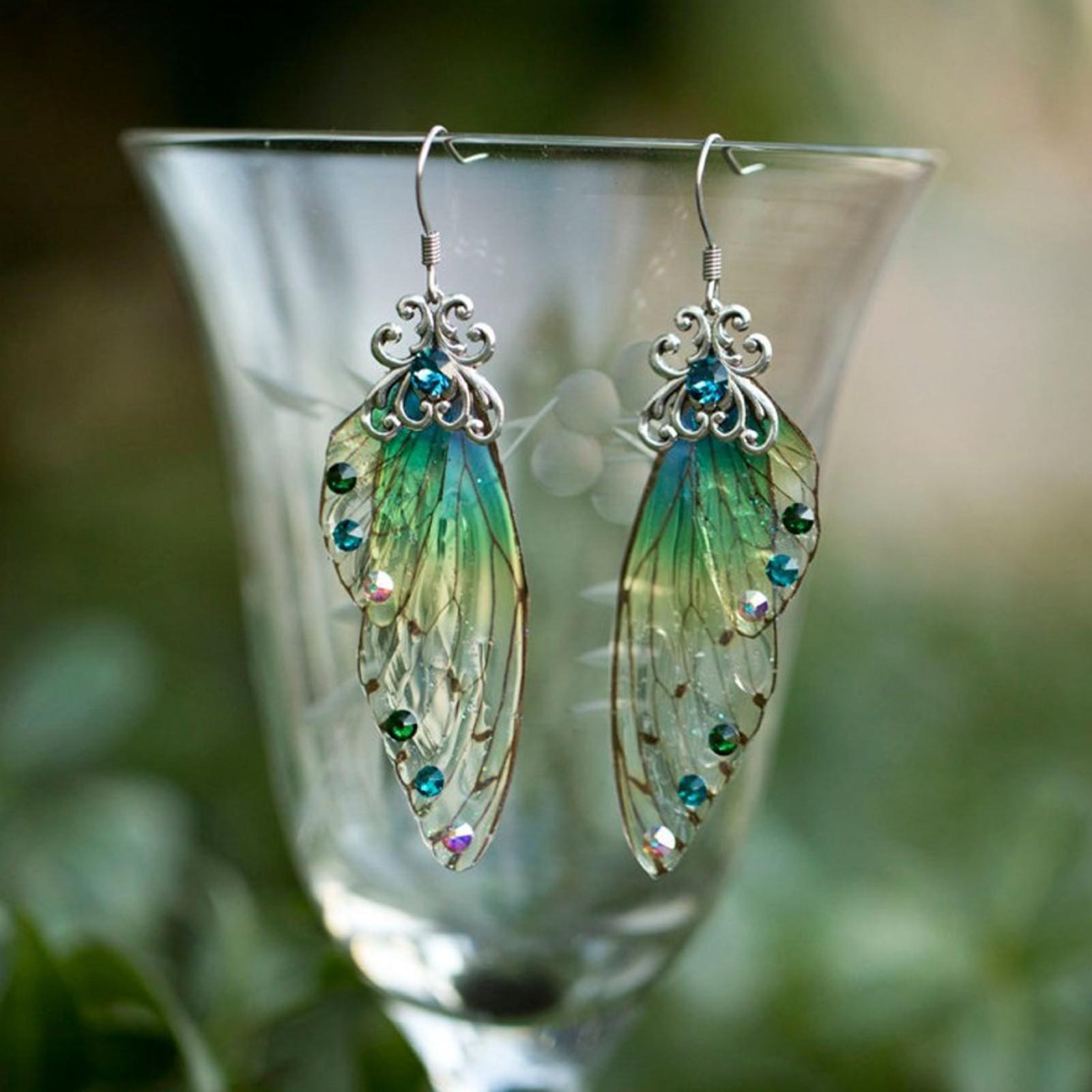 

Симпатичные серьги трехмерной формы в виде бабочки One size зелёный