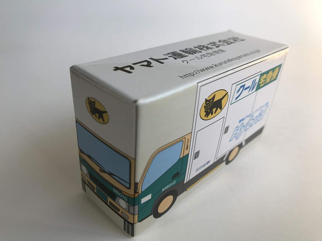 Yamato Transport Tomica-sized Miniature Car Walk-through W8010 Model + Cool Courier Car M8010