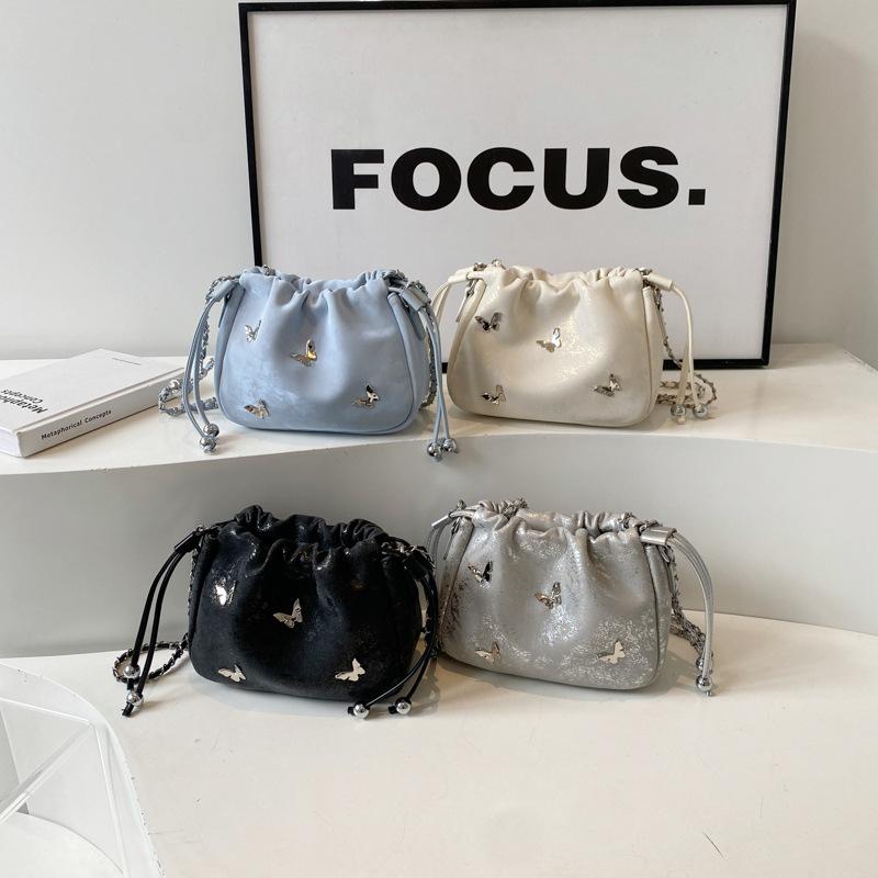 Популярная серебряная маленькая сумка для женщин — фото 6