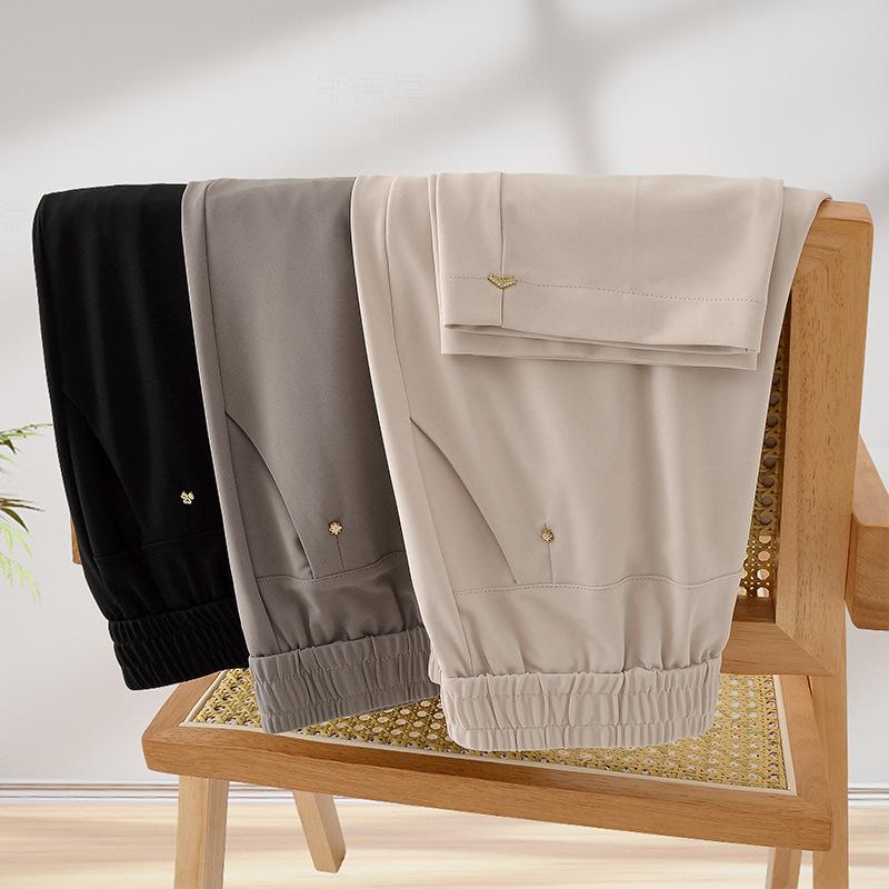 Summer Elastic Waist Loose Women's Pants: Breathable, Comfortable Straight Leg for Middle-Aged and Elderly