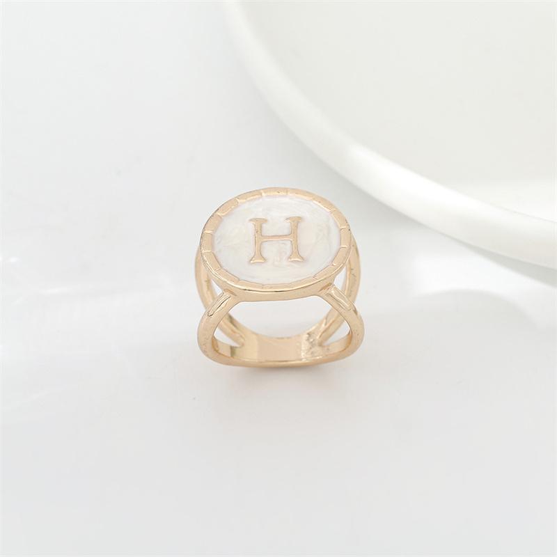 

Drip-Painted Black And White Base Metal Minimalist Letter H Scarf Ring Brooch Ribbon Square Scarf Belt Buckle Decoration