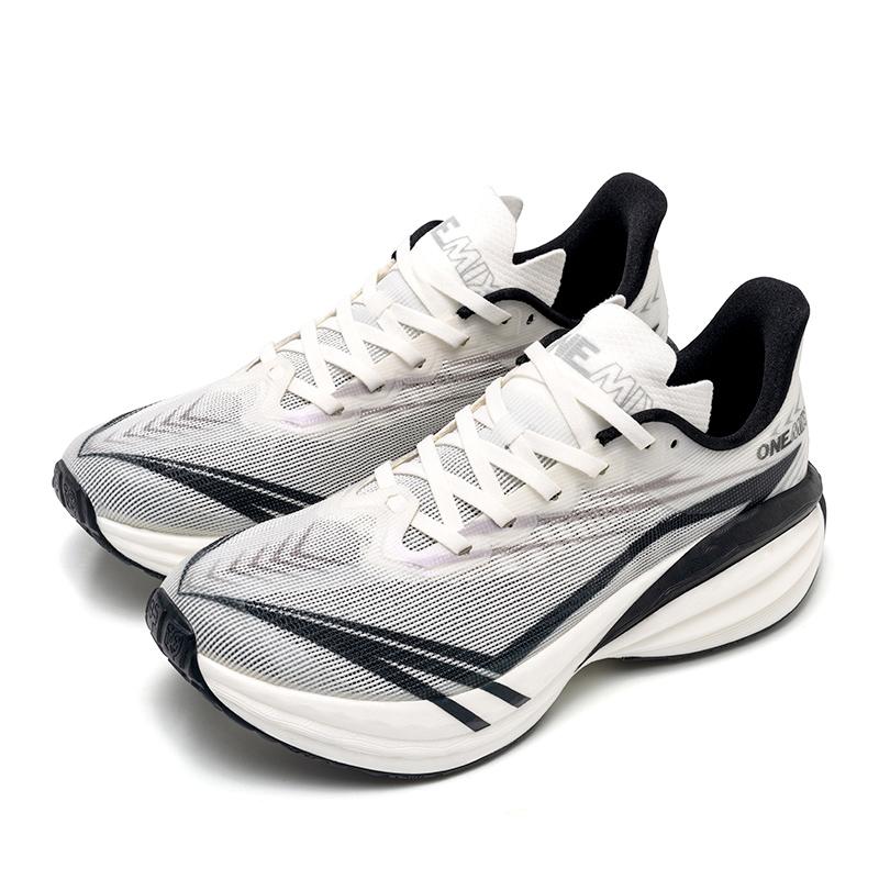 

ONEMIX Летне-осенние кроссовки для бега для мужчин Легкий дизайн Быстросохнущие Марафон Амортизация Поддержка Мужские кроссовки 36 чёрный