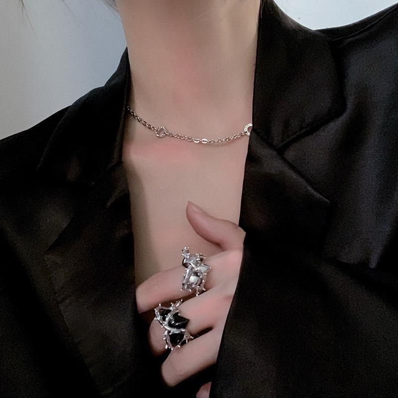 Prsten lásky Dark Thorn: Unisex Punk Otevřený Design pro Cool, Drsný Styl