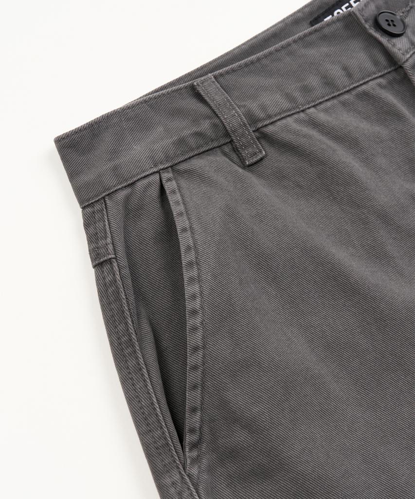 TOFFEE Washed Cotton Cargo Bermuda Pants (Washed Black)