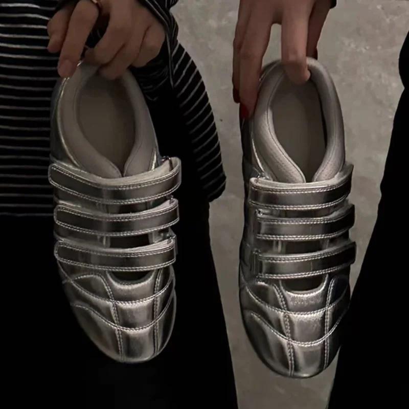 

Модная женская обувь лоферы Модные ретро сандалии Балетки Элегантная женская летняя обувь Тренд 2025 Дизайнерские Неглубокие Уютные Лолита Zapatos Mujer 40 серебряный