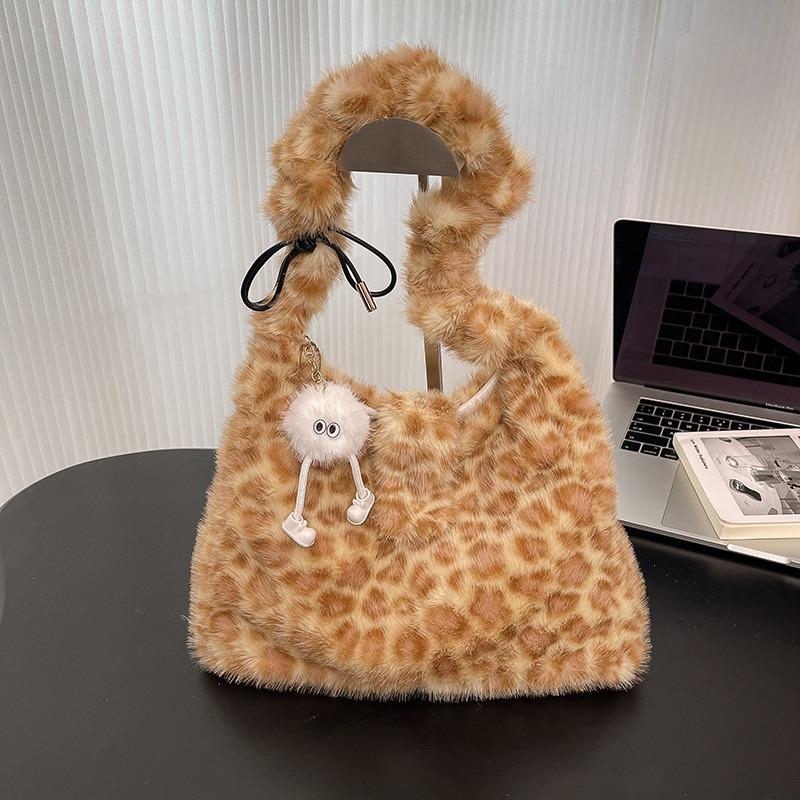 Large Capacity Plush Bag Women's New Lazy Wind Leopard Print Tote Bag Single Shoulder Messenger Commuter Bag