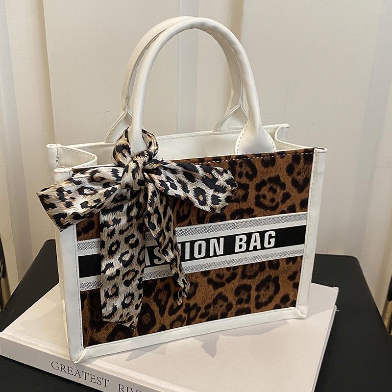 Nové Módní Trendy Tašky  Kabelky s Velkou Kapacitou  Nakupování  Cestování  Tašky přes Rameno  Čtvercové Tašky  Dámské Tašky