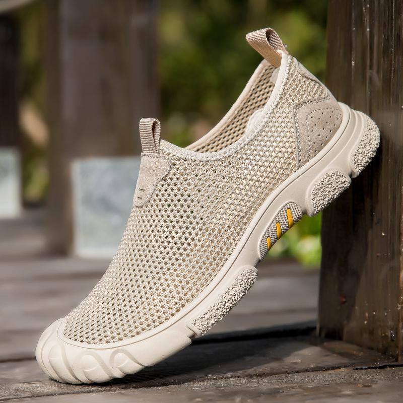 Fashion 2025 Summer Men Sandals Outdoor Soft Bottom Breathable Sandals Fashion Antiskid Beach  Roman Shoes Flat Designer Walking Shoes