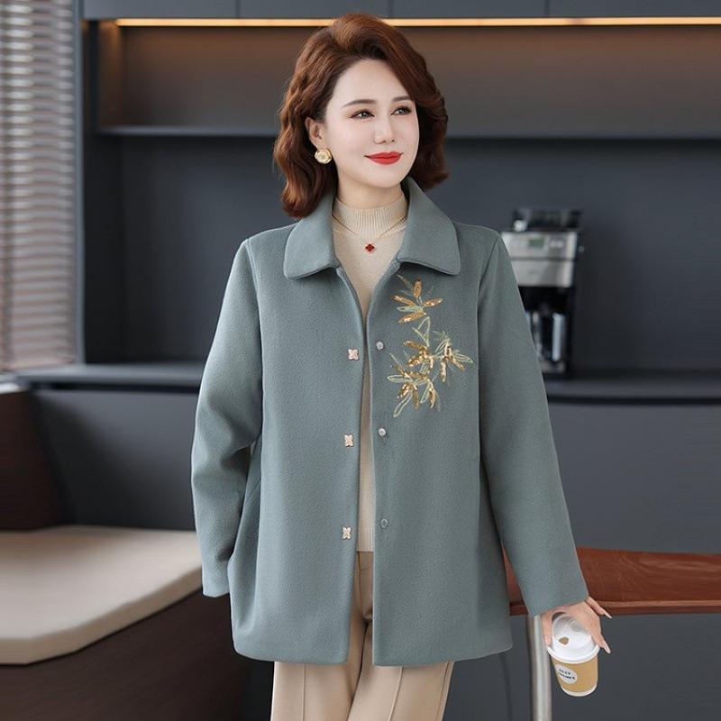 

Autumn and winter mother s new embroidered short medium and old top temperament woolen women s clothing padded thickened coat women 5XL [recommended 150-80kg] зелёный