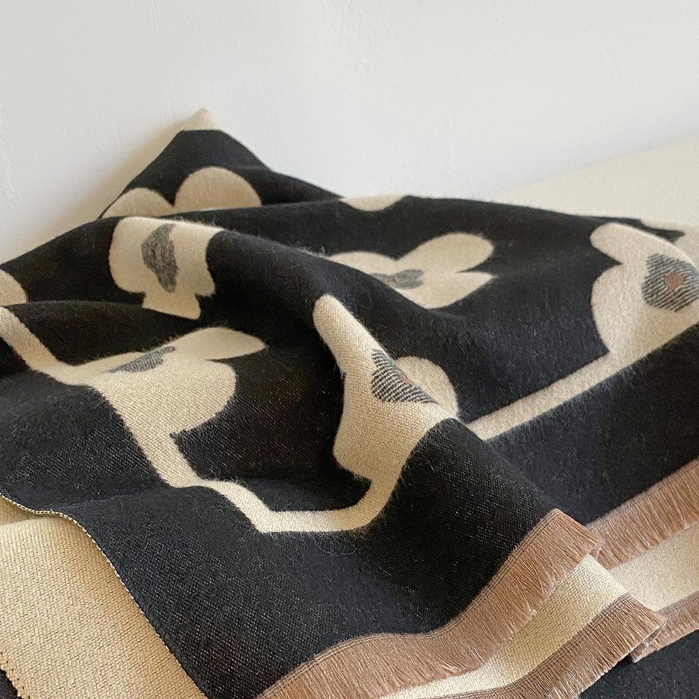 Elegant Jacquard Scarf for Women - Soft Imitation Fleece, Warm Fringe Shawl , Lightweight Autumn Winter Blanket Wrap for Casual Outings