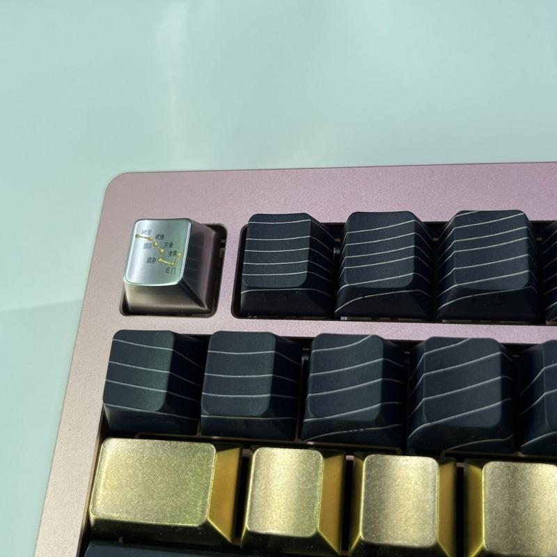 Elegant Zinc Alloy Keycap Matte Gold Finish For Mechanical Keyboards Enhances Typing