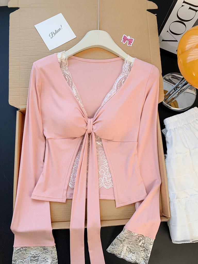 Women's Lace Splicing V-Neck Long Sleeve Layered T-Shirt with Chest Pads