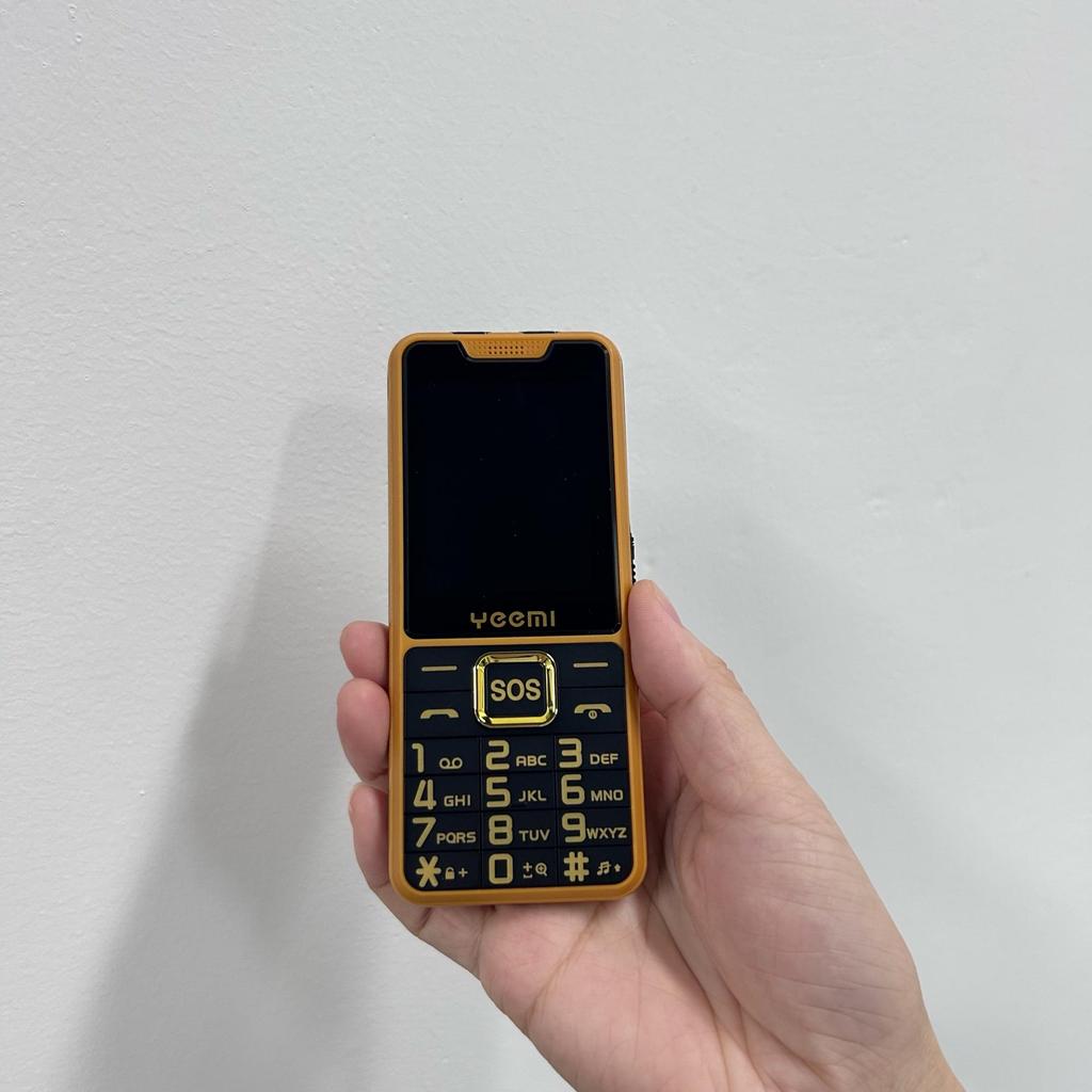 YEEMI K3 GSM 2G Handy 2,4 Zoll HD Dual-SIM 2500mAh Großer Akku Taschenlampen-Typ-C Kamera Superdünnes Tastenhandy Für Ältere und Studenten